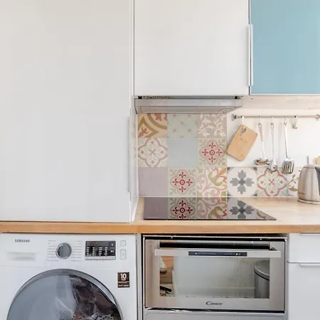 Apartment Steps From Montmartre *