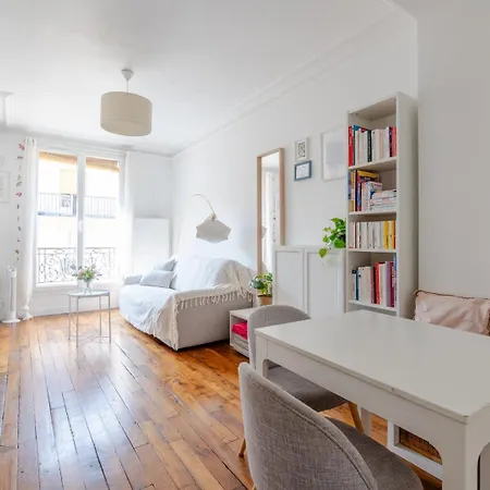 Apartment Steps From Montmartre Апартаменты Париж