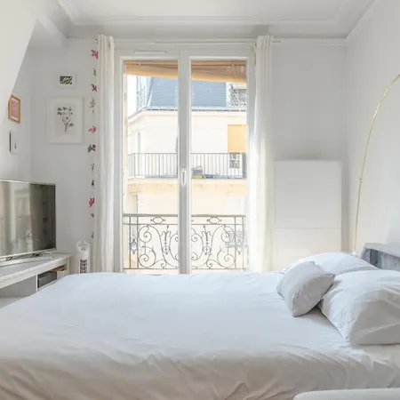 Appartement 86830 Authentic Living Steps From Montmartre Paris